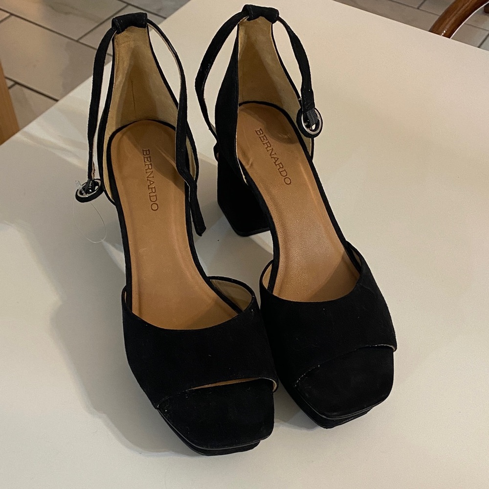 NWOT Bernardo Women's velvet Black Ankle Strap Heels